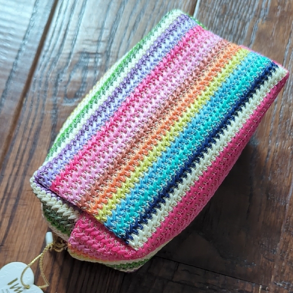 NWT Colorful Rainbow Striped Crochet Makeup Toiletries Pouch Holder - Picture 3 of 12